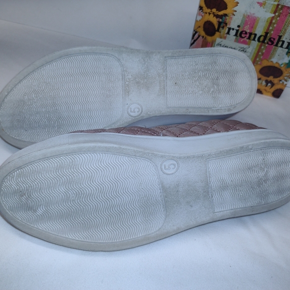 Stevies SHOES - Picture 3 of 3